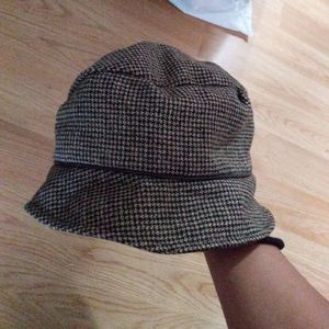 Giovannio hat